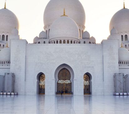 dubai abu dhabi sheikh zayad mosque ferrari world